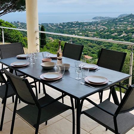Maison Avec Vue Panoramique Cavalaire-sur-Mer Eksteriør billede