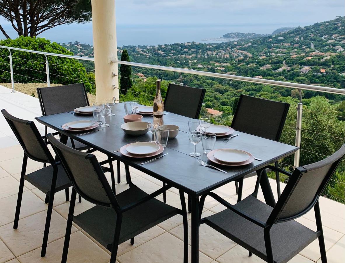 Maison Avec Vue Panoramique Cavalaire-sur-Mer Eksteriør billede